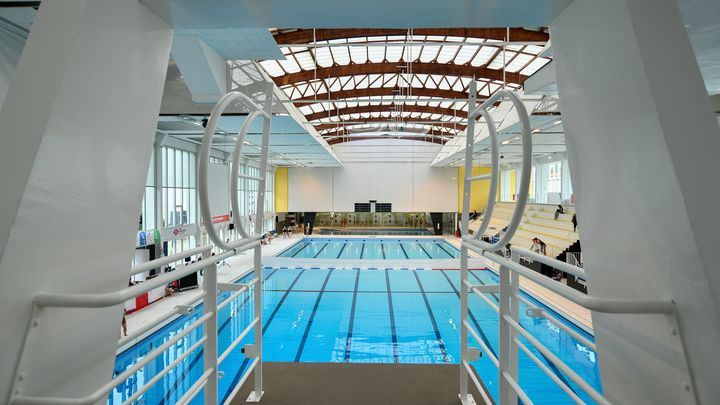 Le plongeoir de la piscine Maurice-Thorez à Montreuil, ici en 2018 lors des Gay Games (JULIEN MATTIA/MAXPPP)