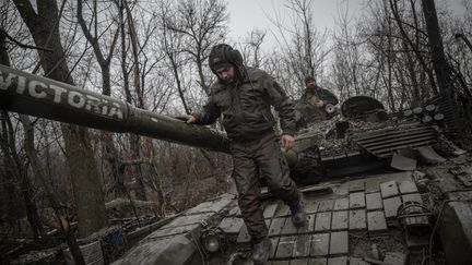 A Ukrainian soldier in the town of Avdiïvka, Ukraine, December 3, 2023. (OZGE ELIF KIZIL / ANADOLU)