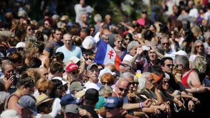 Attentat de Nice : la foule a "sifflé et hué à plusieurs reprises Manuel Valls"