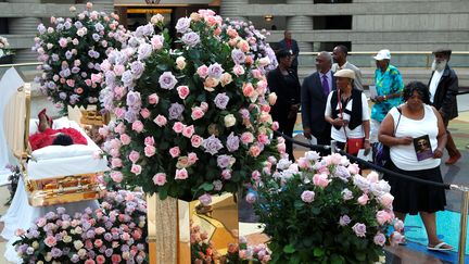 Des milliers fans rendent un dernier hommage à Aretha Franklin au&nbsp;Charles H. Wright Museum of African American History de Detrait (Etats-Unis), le 28 août 2018. (REUTERS)