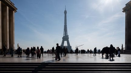 La Tour Eiffel vue du parvis du Trocadéro le 20 février 2023 (RICCARDO MILANI / HANS LUCAS / HANS LUCAS VIA AFP)