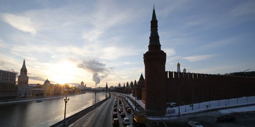 Les murs du Kremlin et les bords de la Moscova à Moscou le 6 février 2015 (Reuters - Maxim Zmeyev)