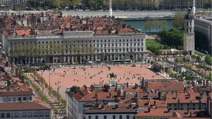 Une vue de la place Bellecour de Lyon (Rhône), le 14 août 2016, où une "fan zone" doit être installée. (PHILIPPE DESMAZES / AFP)