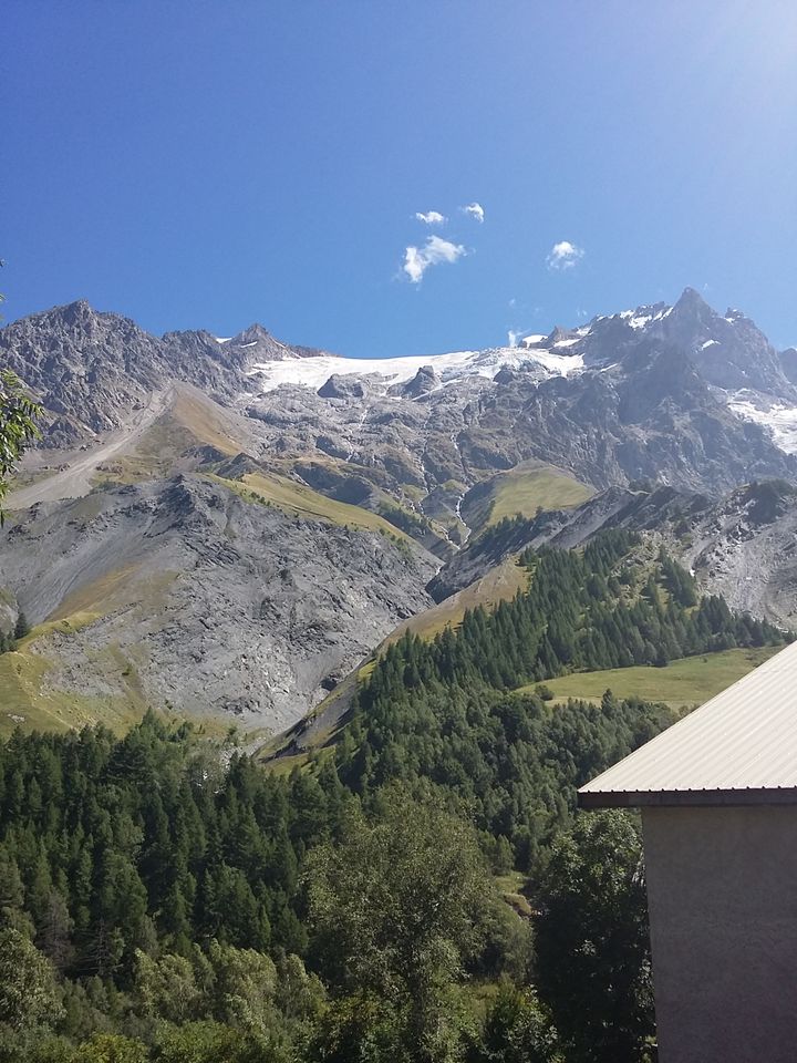 &nbsp; (Vu du village de la Grave sur glaciers de la Meije. © France Info / Rémi Ink)