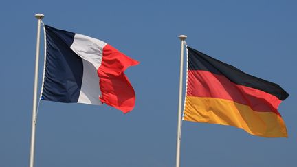 Une étude de COE-rexecode&nbsp;a chiffré le poids des prélèvements obligatoires pour les entreprises entre la France et l'Allemagne. (MAXPPP)