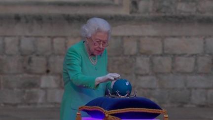 Jubilé d'Elizabeth II : son absence suscite l'inquiétude sur son état de santé (FRANCE 2)