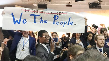 Des manifestants en faveur des énergies vertes ont perturbé une réunion sur les énergies fossiles organisée lors de la COP23 par&nbsp;des représentants de la Maison Blanche.&nbsp; (REUTERS)