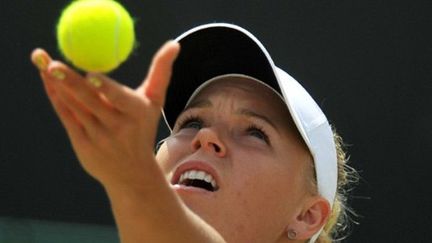 Caroline Wozniacki lors de son lancer de balle