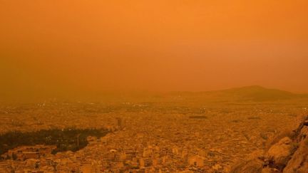 Un épais nuage de poussière saharienne s'est produit mardi 23 avril à Athènes et dans d'autres régions de Grèce.