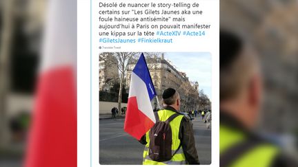 Capture d'écran d'un tweet montrant l'homme à la kippa, dans un défilé des "gilets jaunes", samedi 16 février 2018, à Paris.&nbsp; (TWITTER)