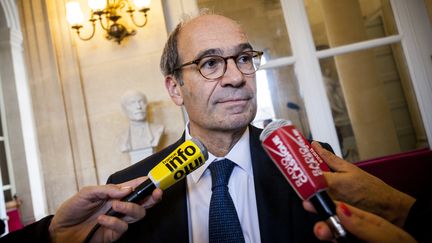 Le d&eacute;put&eacute; UMP de l'Oise Eric Woerth r&eacute;pond aux questions des journalistes &agrave; l'Assembl&eacute;e nationale, &agrave; Paris,&nbsp;le 9 d&eacute;cembre 2014. (AURÉLIEN MORISSARD / CITIZENSIDE.COM / AFP)