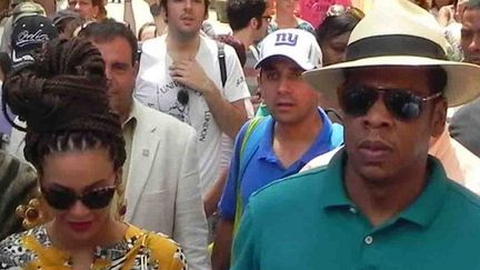 Beyonce et Jay-Z dans les rues de La Havane
 (ROEBRTO MOREJON RODRIGUEZ / AIN)