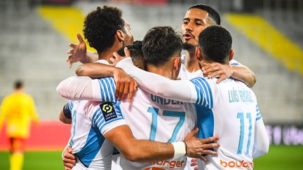 La joie des Marseillais lors du match Lens-Marseille, le 22 janvier 2022. (MATTHIEU MIRVILLE / MATTHIEU MIRVILLE)