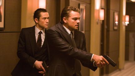 Joseph Gordon Levitt&nbsp;et Leonardo DiCaprio dans le film "Inception" de Christopher Nolan.&nbsp; (STEPHEN VAUGHAN/AP/SIPA)