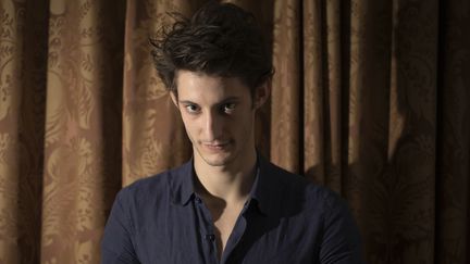 L'acteur Pierre Niney, au Fouquet's, &agrave; Paris, le 12 novembre 2012. (JOEL SAGET / AFP)