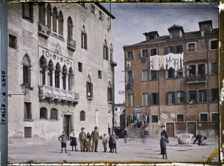 Auguste Léon, Place Bandiera et Moro, Venise, Italie, 1912, A4010, ©&nbsp; (Département des Hauts-de-Seine / Musée départemental Albert-Kahn - Collection Archives de la Planète.)