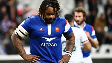 Mathieu Bastareaud la tête basse (FRANCK FIFE / AFP)