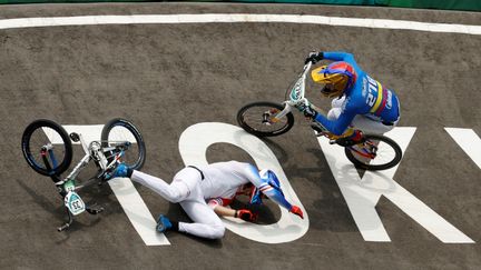 Joris Daudet est tombé en finale de l'épreuve individuelle de BMX aux Jeux olympiques de Tokyo le 30 juillet 2021. (JOSE MENDEZ / AFP)