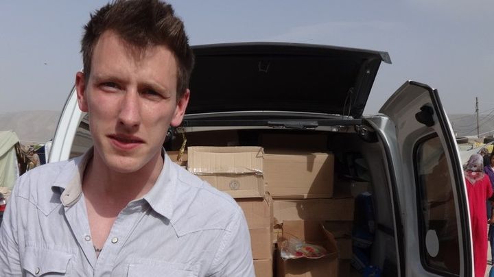 Photo de Peter Kassig pr&egrave;s de la fronti&egrave;re syrienne entre fin 2012 et l'automne 2013, diffus&eacute;e par ses parents le 4 octobre 2014. (KASSIG / AFP)