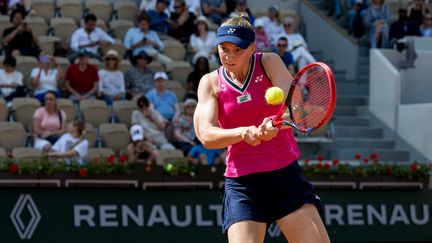 Elena Rybakina lors du deuxième tour de Roland-Garros, le 30 mai 2023. (AFP)