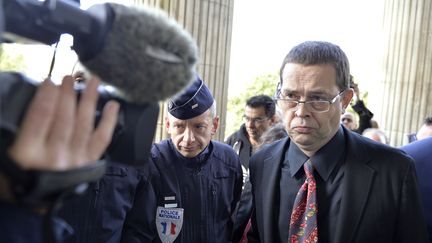 Le docteur Nicolas Bonnemaison arrive &agrave; Angers (Maine-et-Loire), le 12 octobre 2015. (GEORGES GOBET / AFP)