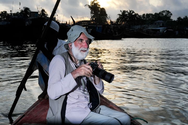 Le photographe français Roland Michaud en 2011 au Bangladesh. (SIPA / ZEPPELIN)