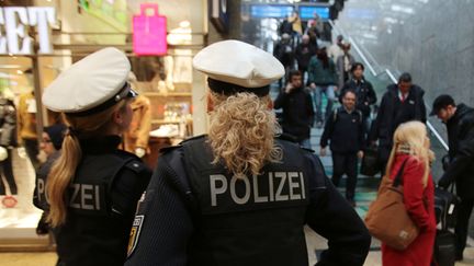 &nbsp; (A Cologne, la police annonce avoir identifié trois suspects impliqués dans les agressions sexuelles présumées au Nouvel An © MaxPPP)