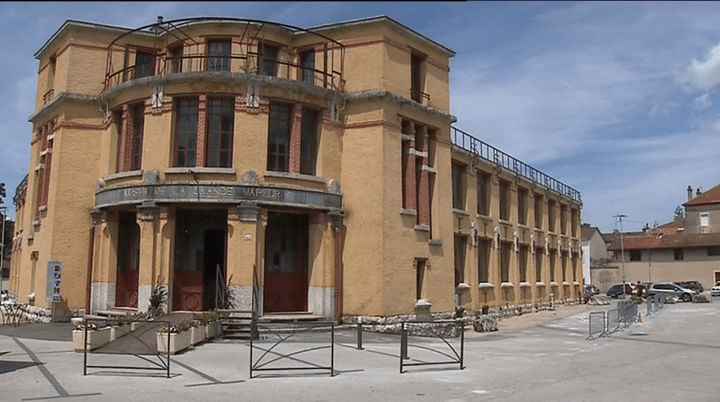 "La Grande Vapeur", ancien site industriel, aujourd'hui lieu d'exposition,  classé monument historique depuis 1988. 
 (Capture d&#039;image France3/Culturebox)