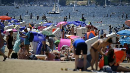 Une plage au bord d'un lac à Berlin (Allemagne), le 30 juin 2019. (TOBIAS SCHWARZ / AFP)