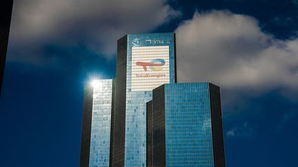 Les bâtiments de TotalEnergies à Courbevoie, dans les Hauts-de-Seine, le 26 février 2023. (AMAURY CORNU / HANS LUCAS / AFP)