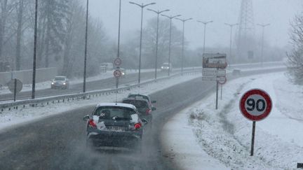 &nbsp; (L’épisode neigeux notable peut rendre les conditions de circulation sur les routes très difficiles © Maxppp)