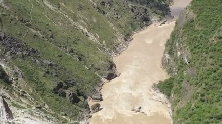 Chine : le saut du tigre, l'un des plus beaux canyons du monde