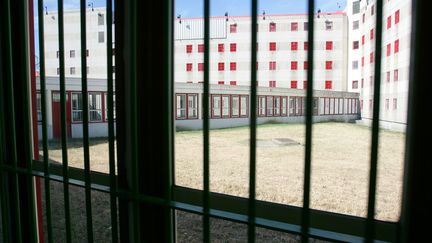 Il fait jusqu'à 46 degrés dans certaines cellules (photo d'illustration de la maison d'arrêt de Nanterre). (THOMAS COEX / AFP POOL)