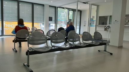 Une salle d'attente dans une clinique à Strasbourg (Bas-Rhin). Photo d'illustration. (CORINNE FUGLER / FRANCE-BLEU ALSACE (+ FB ELSASS))