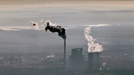 La Terre vit à crédit : "Il y a une volonté politique (plan climat Hulot)