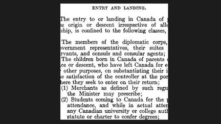 Les mesures d&#039;augmentation de la taxe d&#039;entrée n&#039;ayant aucun effet sur l&#039;immigration chinoise, une loi sur l&#039;immigration est votée en 1923, qui interdit strictement l&#039;immigration chinoise. Cette loi a stoppé l&#039;arrivée des Chinois au Canada pendant plus de 20 ans. Elle fut abrogée en en 1947.
 (Canadiana.org. Reproduction autorisée par Canadiana.org. nlc-15457)