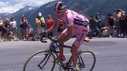 Dix ans après, la mort de Marco Pantani est encore entouré de mystères (PATRICK KOVARIK / AFP)