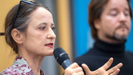 La chorégraphe Sasha Waltz avec&nbsp;Johannes Öhmann, lors de la présentation du programme du&nbsp;Staatsballett de Berlin en mars 2019 (Monika Skolimowska / MAXPPP)