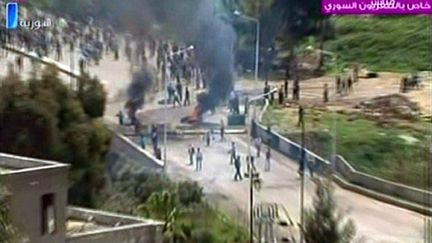 Images d'incidents à Deraa, diffusées par la télévision syrienne (8/4/2011) (AFP / TV syrienne)