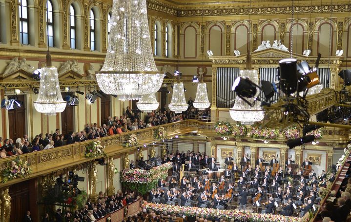 La magnifique Salle dorée du Musikverein de Vienne lors du Concert du Nouvel An le 1er janvier 2017.
 (HERBERT NEUBAUER / APA / AFP)