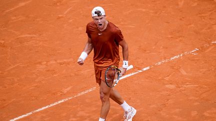 Le Danois Holger Rune, s'est imposé face au Norvégien Casper Ruud, lors de sa demi-finale, à Rome, le 20 mai. (GIUSEPPE MAFFIA / AFP)