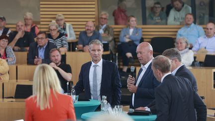 2 septembre 2023. Session du parlement régional de l'État libre de Thuringe. Il se compose de 90 députés avec notamment Björn Höcke (AFD) à droite, Thomas Kemmerich (FDP) , Mario Voigt (CDU) et Matthias Hey (SPD). (Illustration) (MATTHIAS BEIN / DPA VIA AFP)