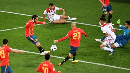 Le premier but espagnol, marqué par Isco, était lui bien valable lors du match Iran-Maroc, le 25 juin 2018, à&nbsp;Kaliningrad, en Russie.&nbsp; (OZAN KOSE / AFP)