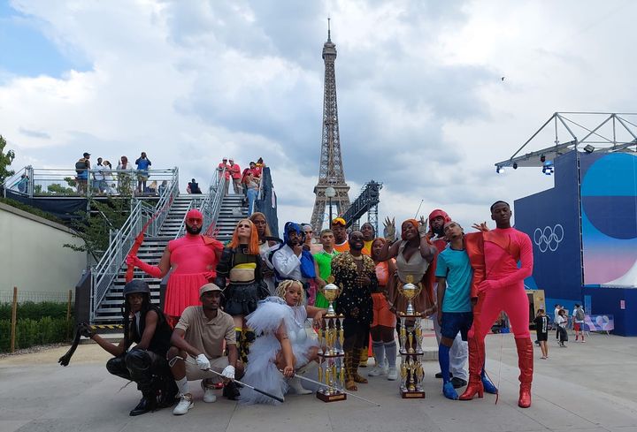 Les danseurs de voguing de la House of Gucci et la House of Revlon au Parc des champions, au Trocadéro, pour le premier "ball" de l'histoire des Jeux olympiques, jeudi 1er août. (GAITE LYRIQUE)