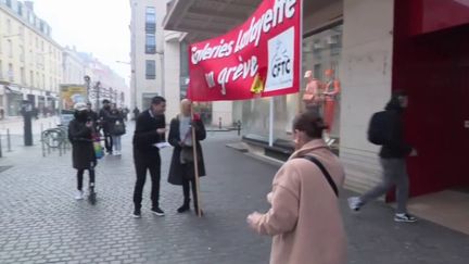 Emploi : les salariés des Galeries Lafayette inquiets (FRANCE 3)