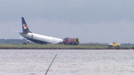 Montpellier : un Boeing termine sa course dans l'étang de Mauguio (France 2)