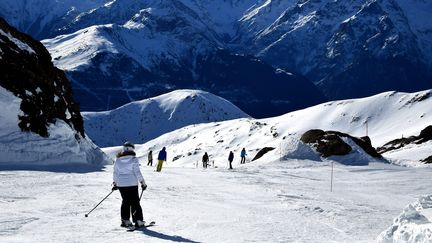 Sur une piste de la station de l'Alpe-d'Huez, le 30 janvier 2020 (photo d'illustration). (RICHARD MOUILLAUD / MAXPPP)