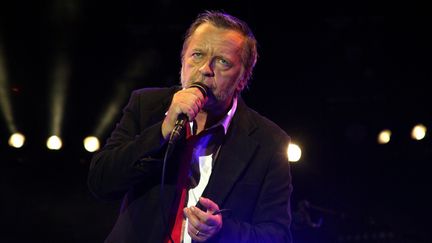 Renaud sur sc&egrave;ne, lors du festival des Francofolies de La Rochelle (Charente-Maritime), le 11 juillet 2010.&nbsp; (MAXPPP)