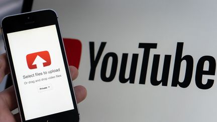 Image d'illustration montrant la plateforme YouTube. (RAPHAEL KNIPPING / DPA)