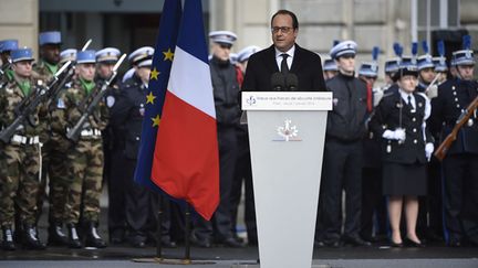 &nbsp; (Vœux de François Hollande aux forces de sécurité © Martin Bureau/AP/SIPA)